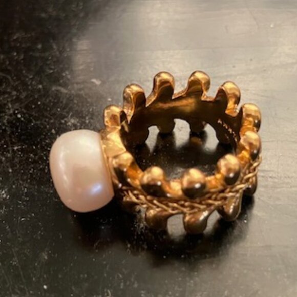 Ann Taylor Gold Leaf with Big Pearl Ring - Picture 4 of 4